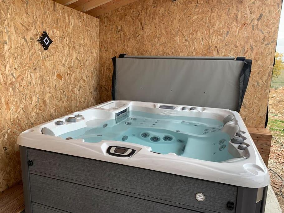 Gite A La Ferme Avec Jacuzzi Et Piscine Chauffee Saint-Felix-de-Tournegat Kültér fotó